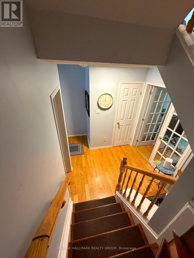 Photo - 418 Somerset St W
