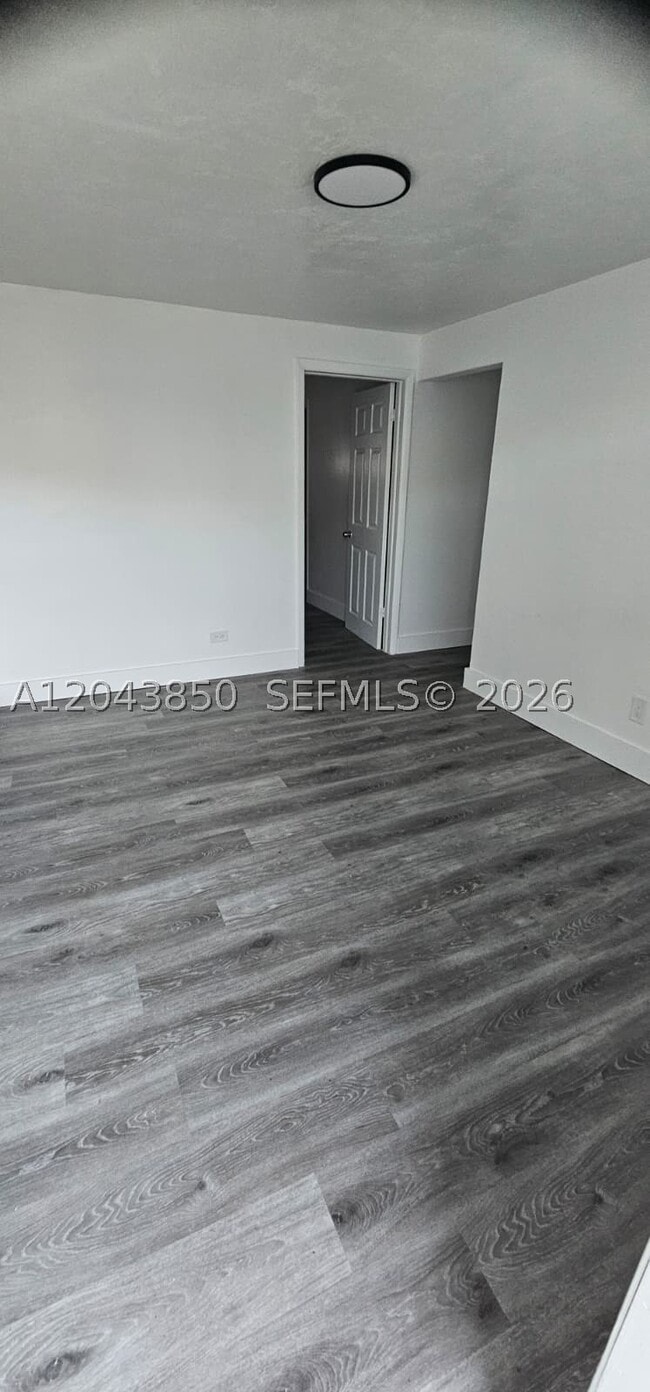 Photo - 4017 SW 24th St Unit 2
