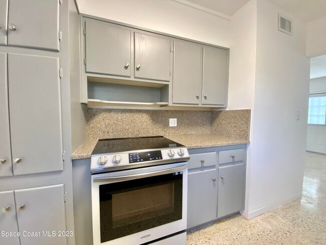 Photo - 480 Alice Dr