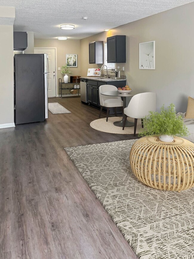 Photo - Central Oaks Apartments