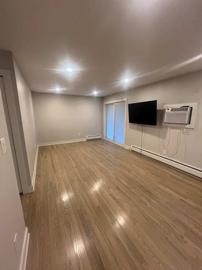 Photo - 1709 E 14 Mile Rd Unit A