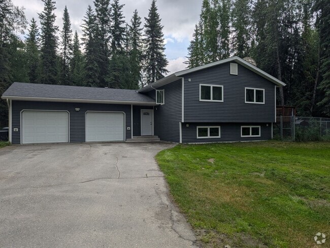 Building Photo - Duplex lower unit in North Pole Rental