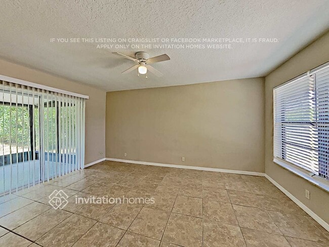 Photo - 527 Brighton Way
