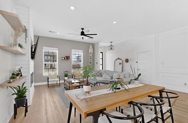 Photo - 3889 Sam Cir