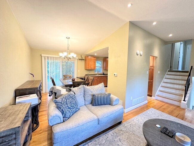 238 Mohican Ave