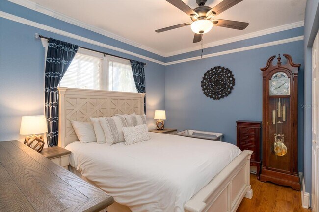 Photo - Live Wilder: Historic Charm Steps from Tam... House