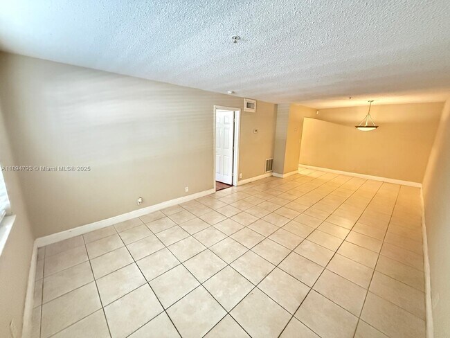 Photo - 4251 NW 5th St Unidad 114