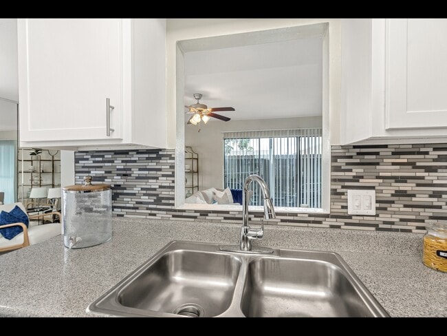 Cocina con fregadero - Barringer Square