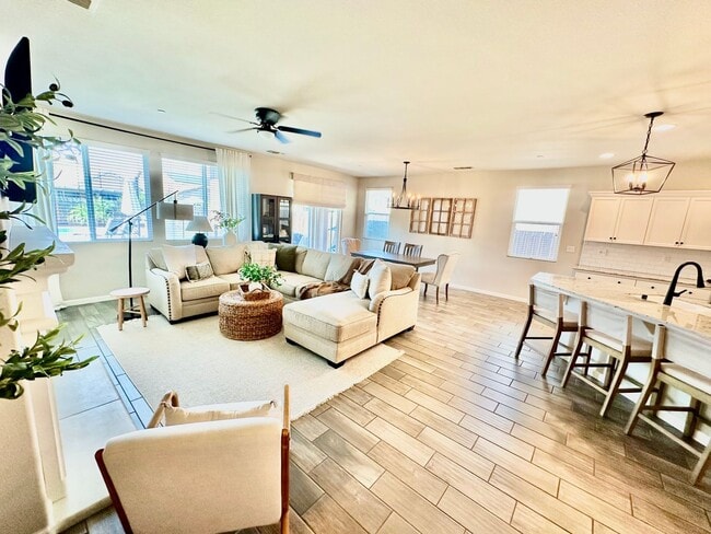 Photo - North Clovis 3/3 with Bonus Room and Pool