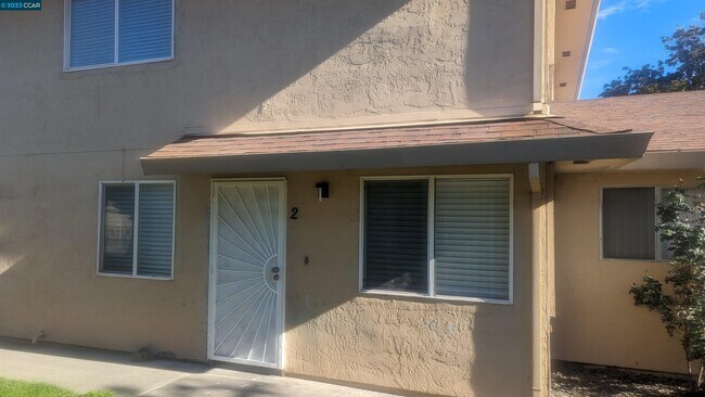 Photo - 1967 Woodglen Ln Unit 2