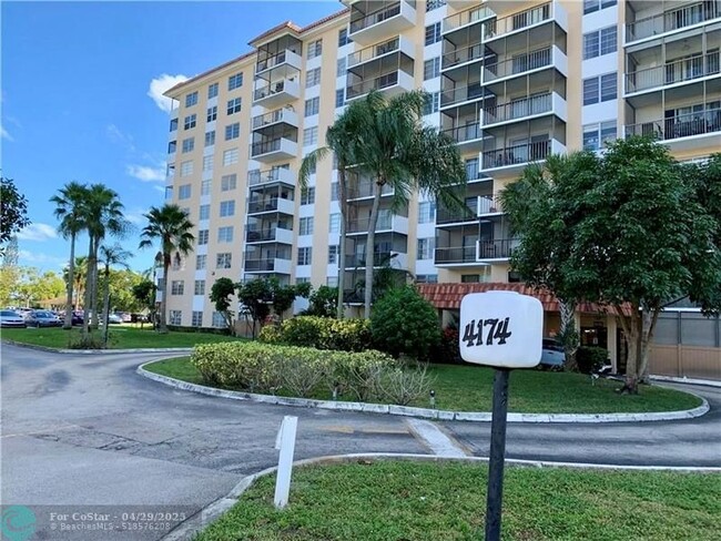 Photo - 4174 Inverrary Dr Condo Unit 105
