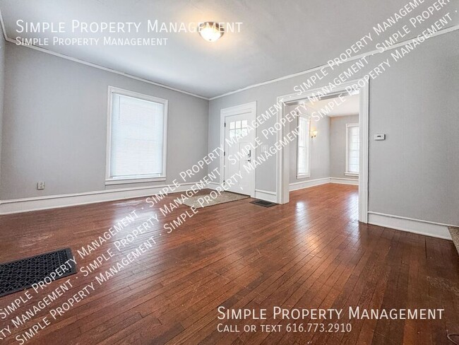 Photo - 201 Benjamin Ave SE