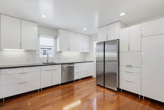 Photo - 1470 Rosecrans St Unit 2