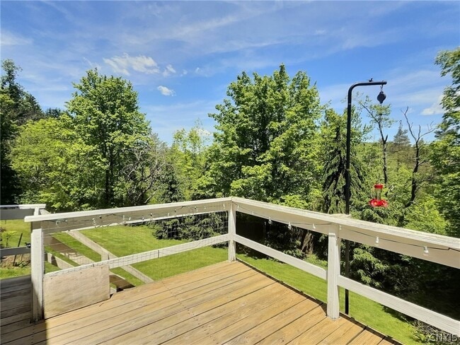 Photo - 1783 Traverse Rd