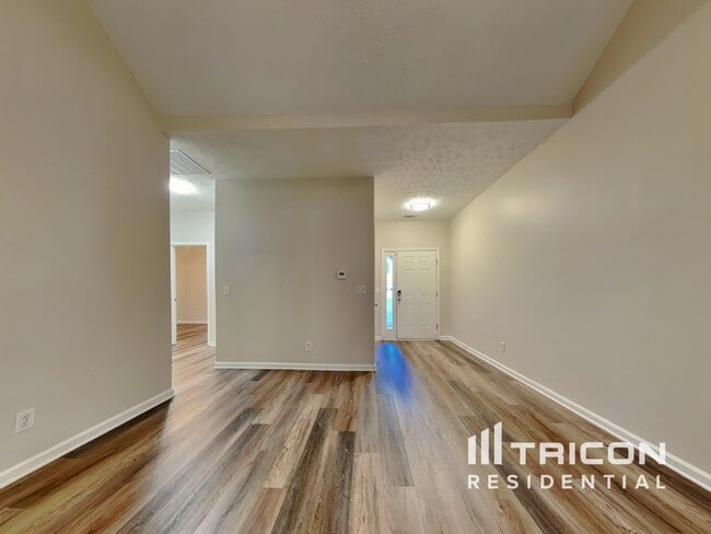 Photo - 140 Carl Barrett Dr