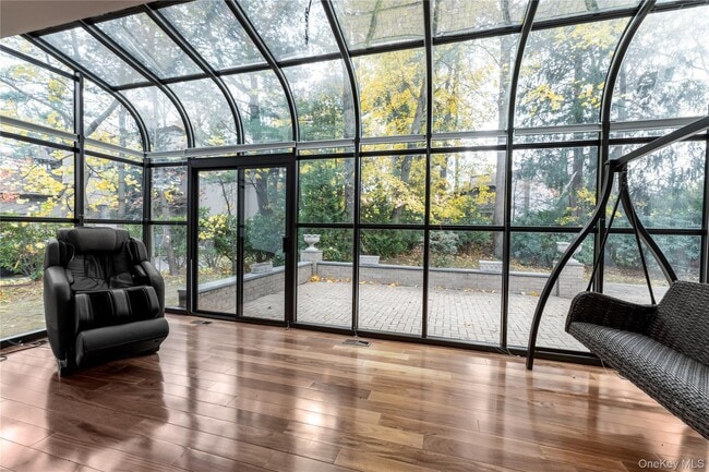 Photo - 12 Bolton Dr