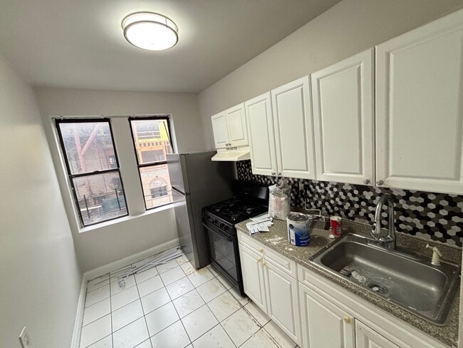 Building Photo - 5307 Palisade Ave