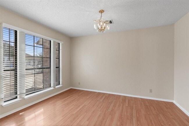 Photo - 716 Camp Fire Trail