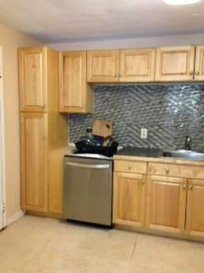 Photo - Bright, Sunny Unit, Heat, Hot Water Included, Elevator, Laundry, Parking fpor Rent