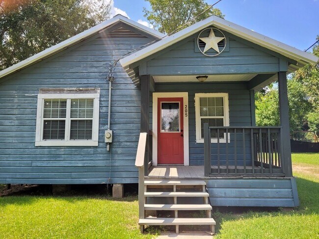 Photo - 205 N Lelia Ave