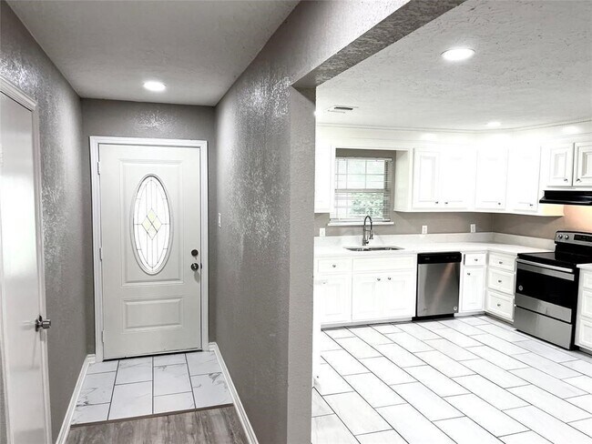 Photo - 1604 Broken Arrow St