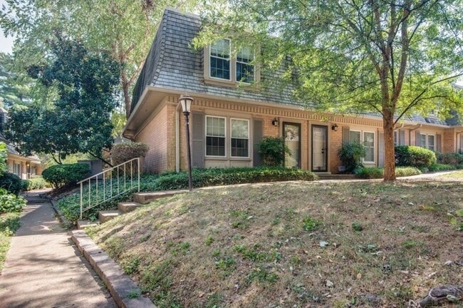 Building Photo - 3000 Hillsboro Pike Unit 62