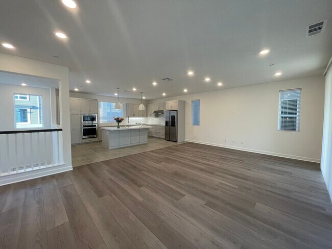 Photo - 11812 Ella Wy