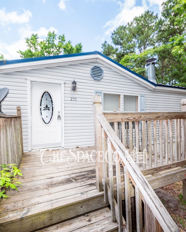 Photo - 255 Mitton Rd