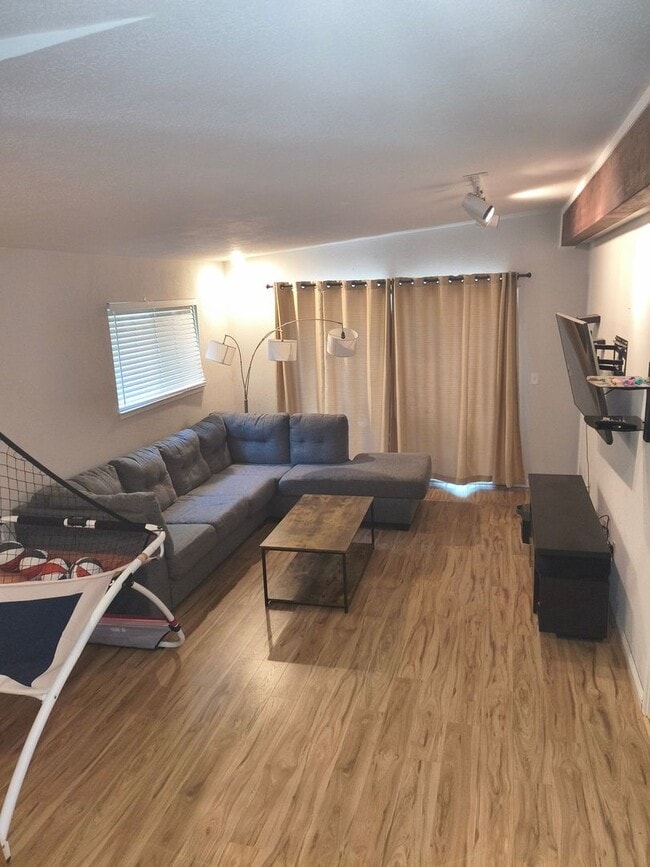 Photo - 460 Gold Ave