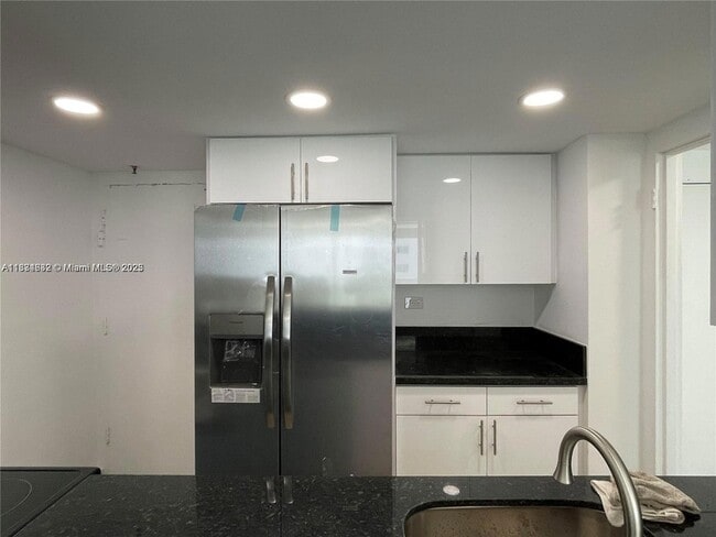 Building Photo - 7545 E Treasure Dr Unit 5K
