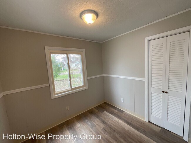 Photo - 3 br, 1.5 bath House - 19250 Pasnow Avenue