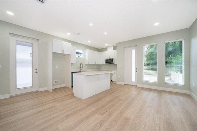 Photo - 424 E Jessup Ave