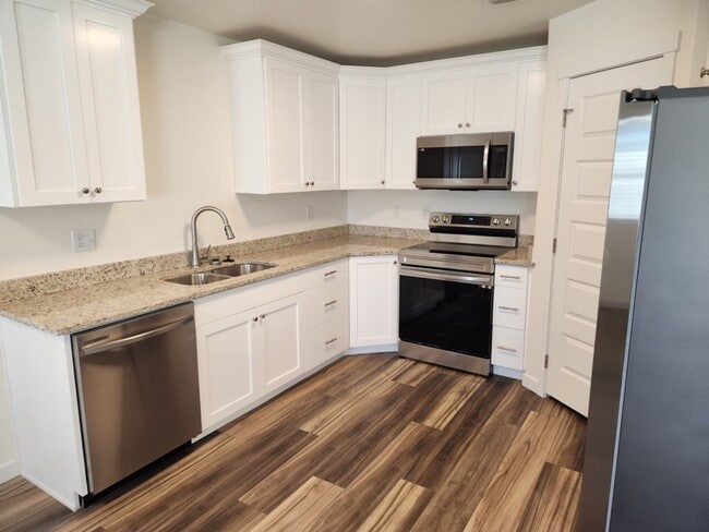 Photo - 845 Golden Bear Ln