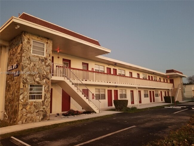 Building Photo - 5165 W Flagler St Unit E