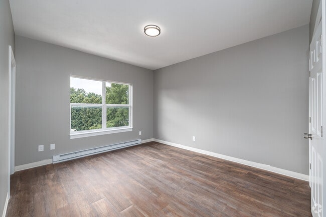 2BR, 2BA - 1,100SF - Primary Bedroom