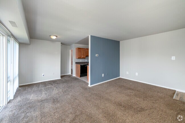 1BR, 1BA – 642SF - Living Room