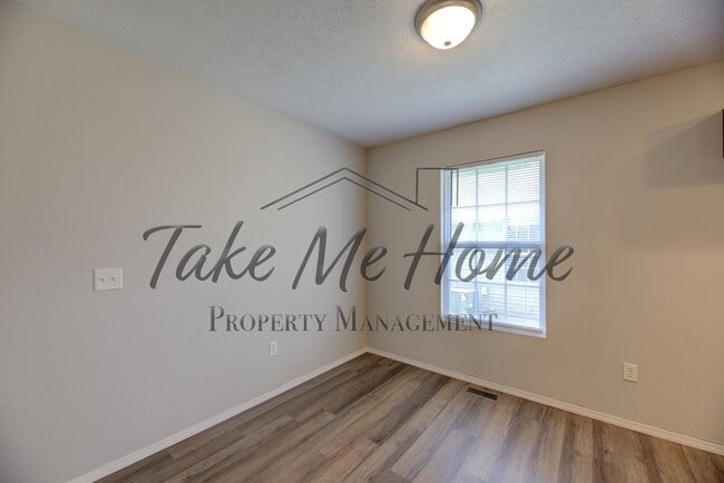 Photo - 3 Bedroom in Republic!