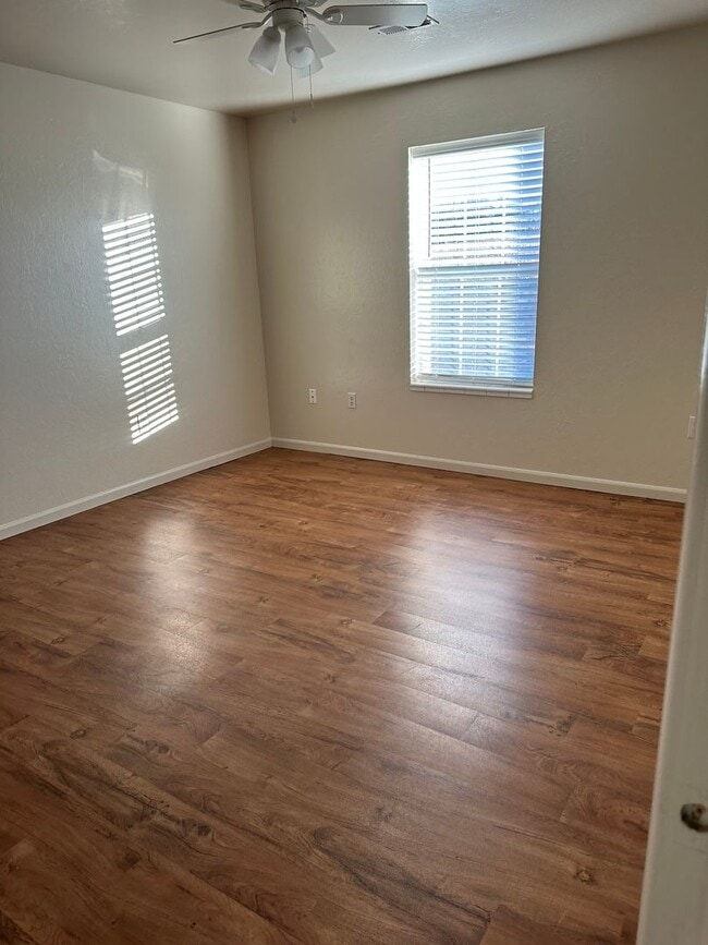 Photo - 638 Woody Dr