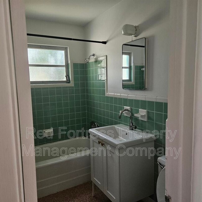 Photo - 1531 Grace Ave