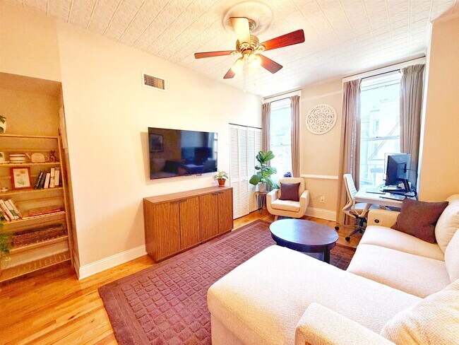 Building Photo - 931 Park Ave Unit 3L