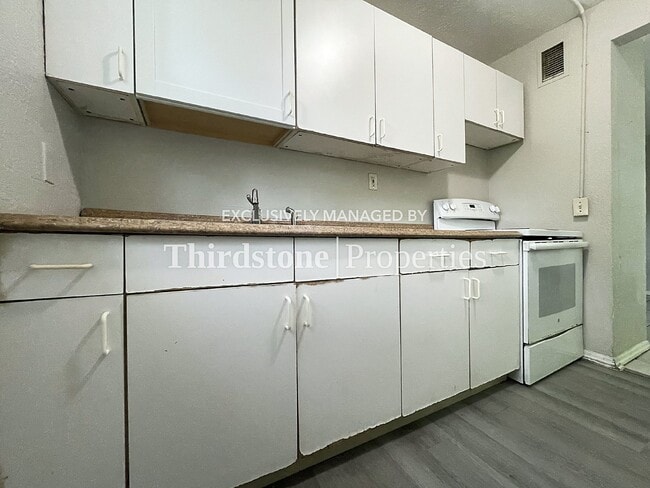 Photo - 1437 W 26th St Unit 4