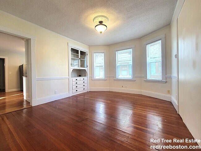 Photo - 49 Montfern Ave Unidad 1