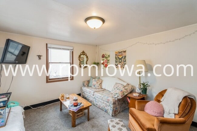 Photo - FENCED IN YARD!! 3 Bedroom, 2 Bath Home in Ames