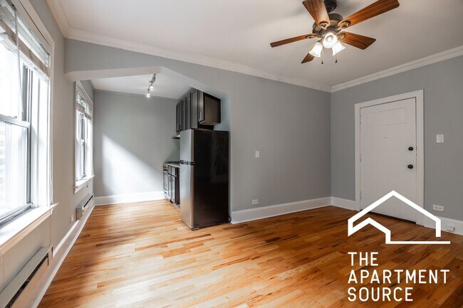 Photo - 4737 N Hermitage Ave Unit 204