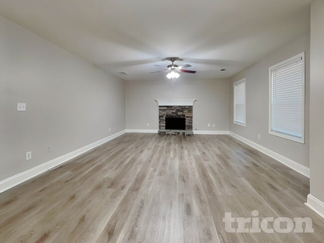 Photo - 3540 Stoney Creek Way