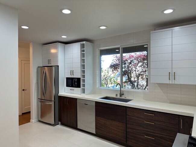 Photo - 3708 Kenwood Ave