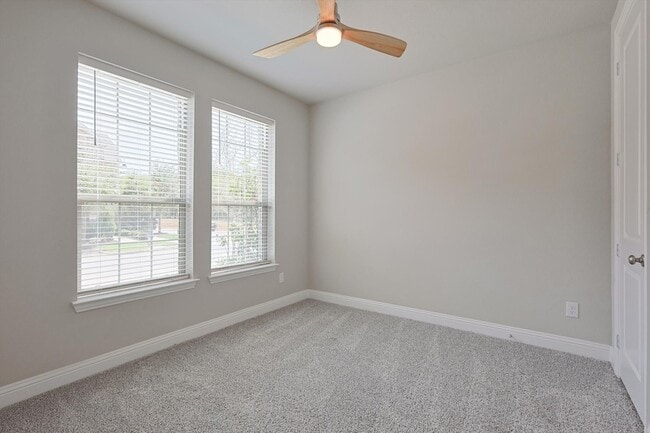 Photo - 2464 Merriweather Ln
