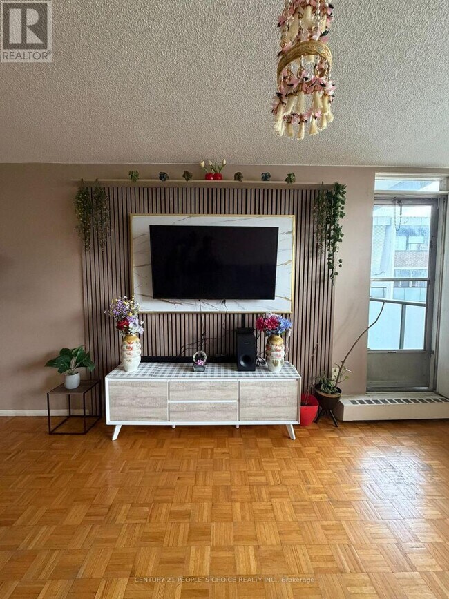 Photo - 2121 Roche Ct Unit 725