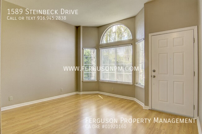 Photo - 1589 Steinbeck Dr