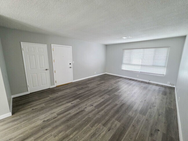 Photo - 620 S Myrtle